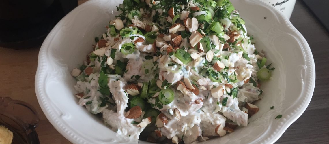 Hähnchensalat mit Mandeln