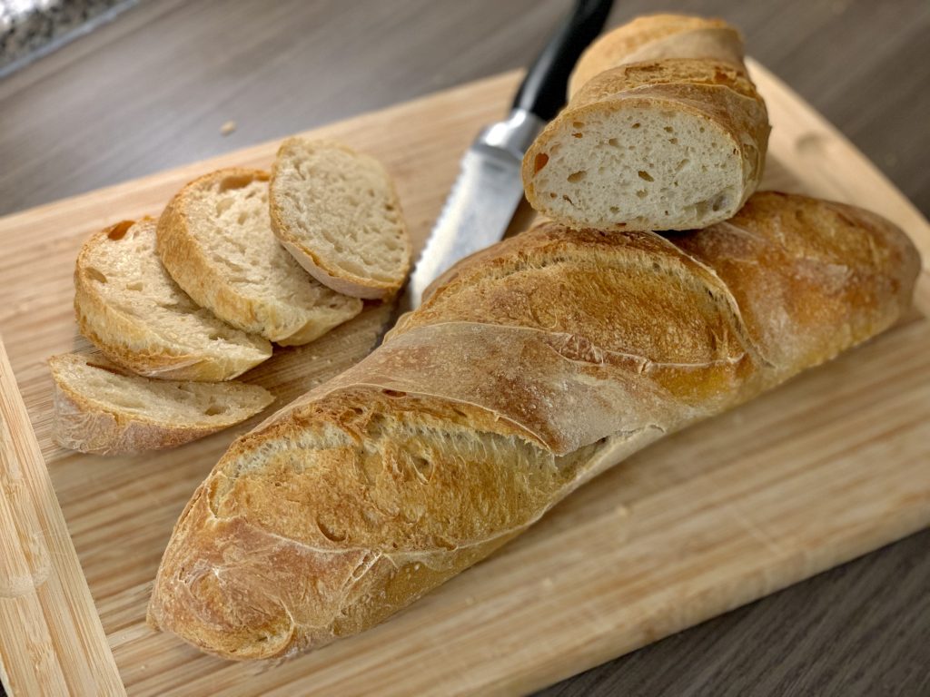 Landkrusten Baguette mit Joghurt